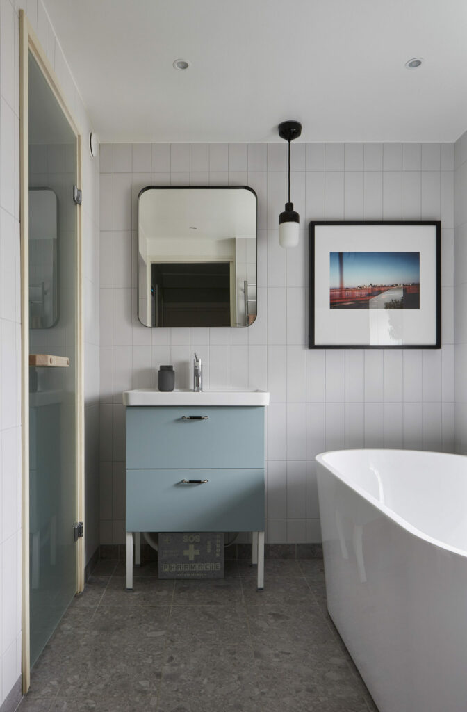 helrenovering badrum täby