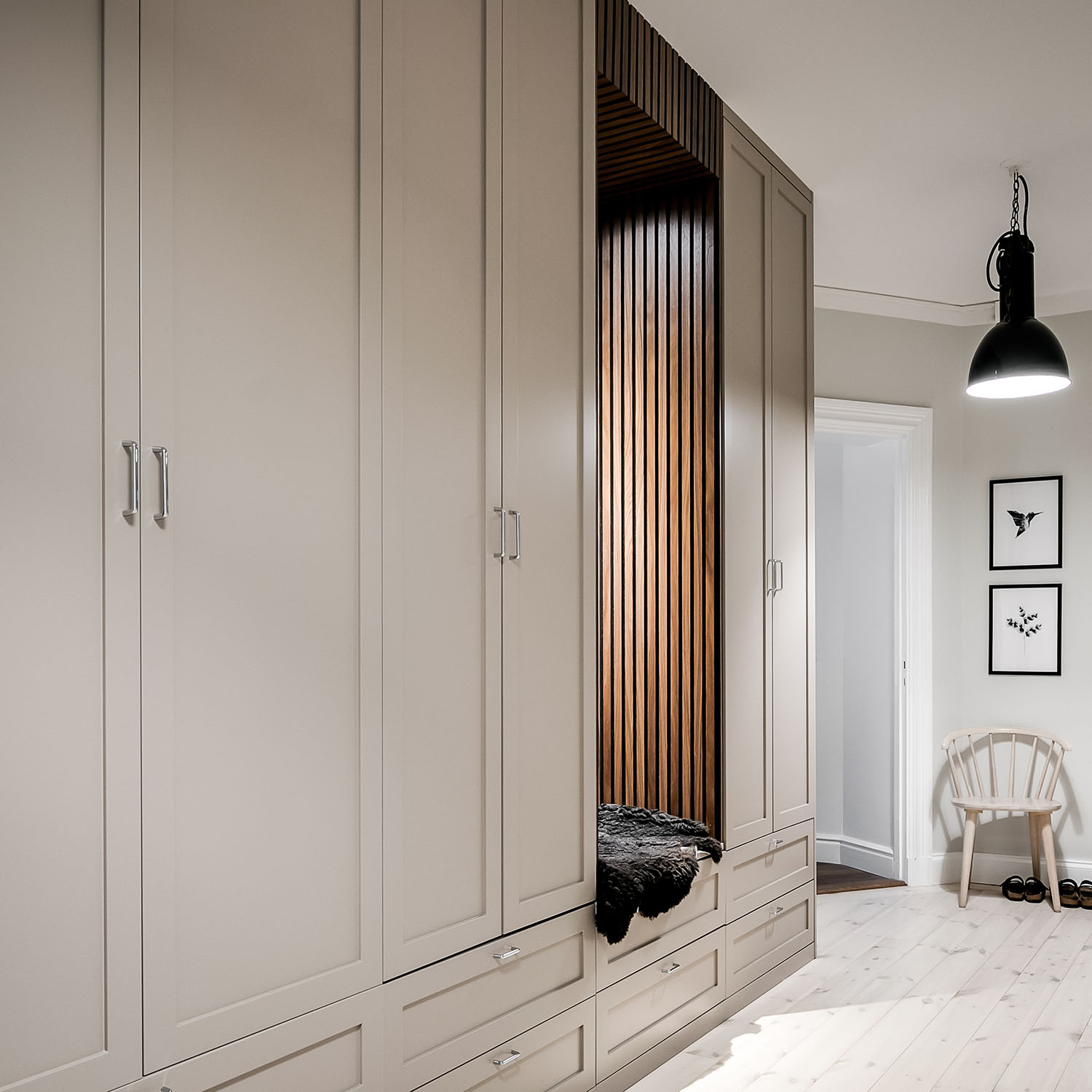 Picky_Living_platsbyggd_garderob_hall